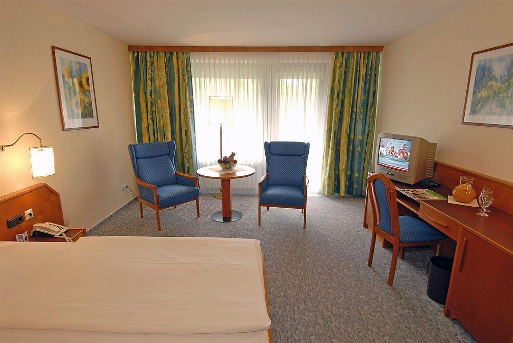 Balladins Superior Hotel Gutsmann Bad Bramstedt Zimmer foto