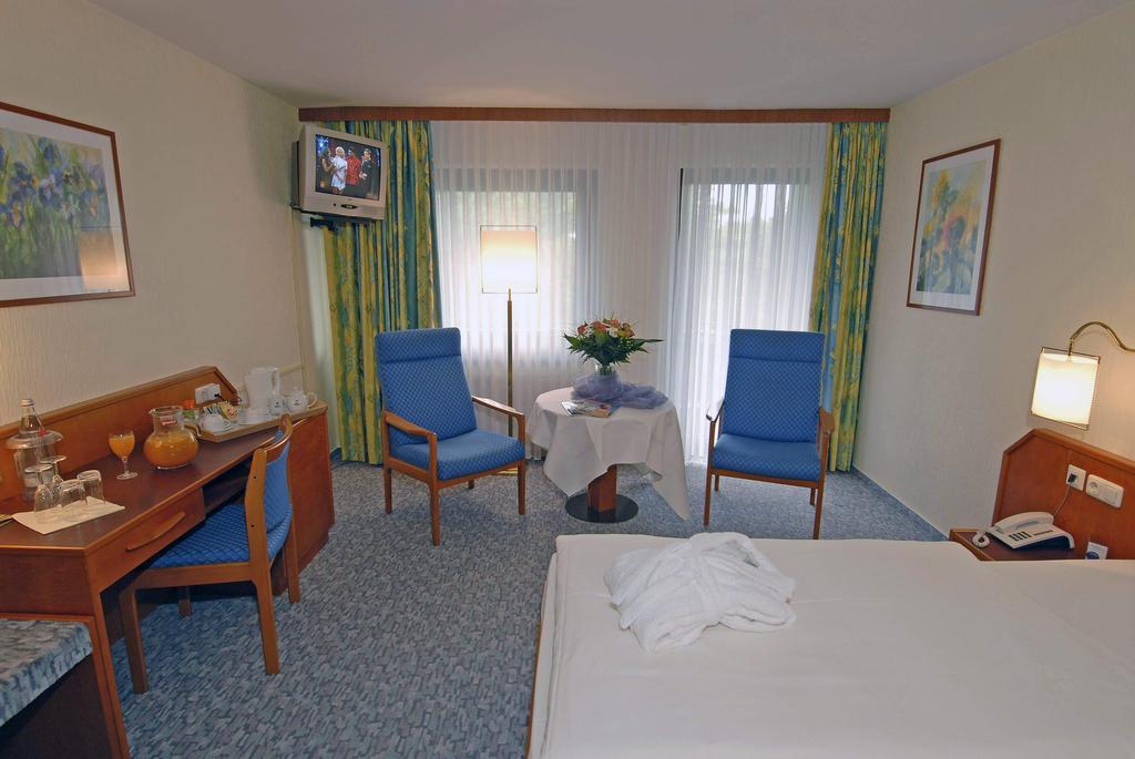 Balladins Superior Hotel Gutsmann Bad Bramstedt Zimmer foto
